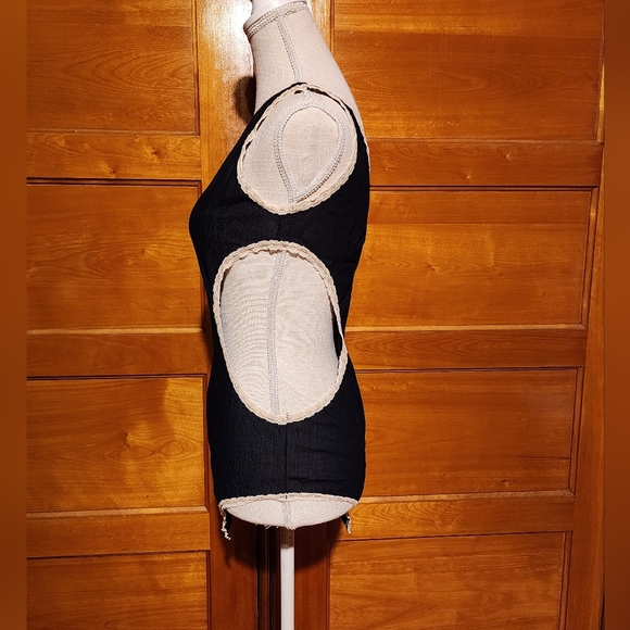 Vintage one piece w cut out lace sides - Picture 2 of 7